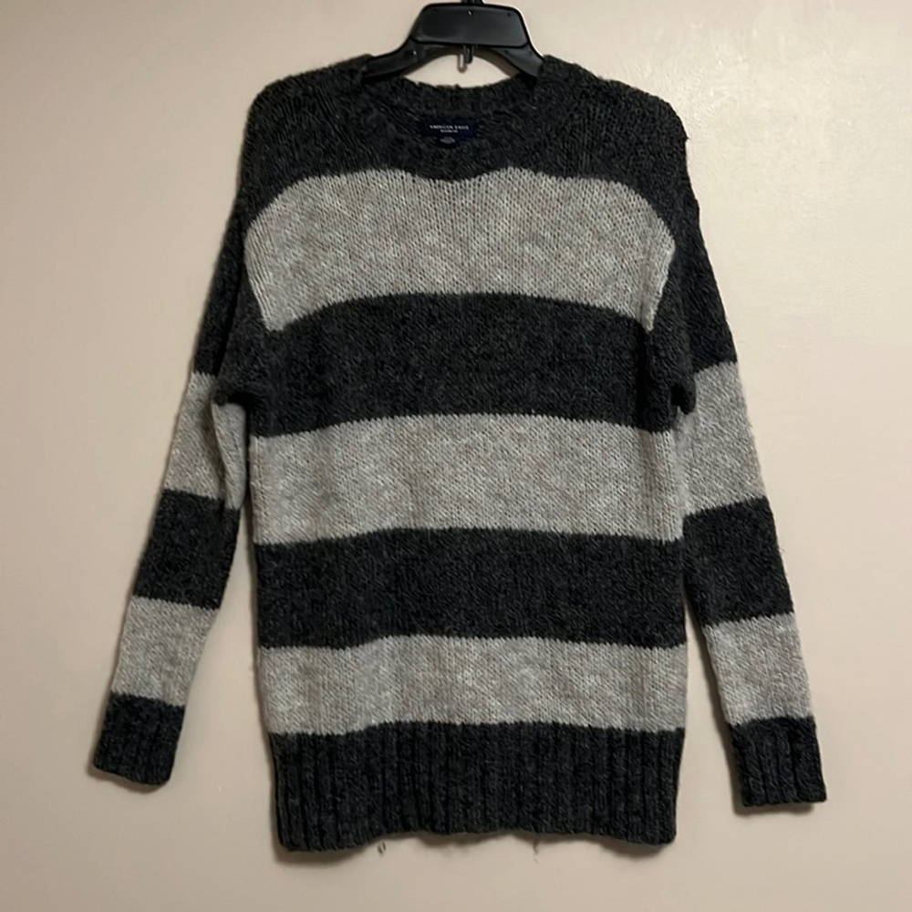American Eagle Jegging Fit Gray Striped Oversized‎ Soft Fuzzy Sweater Small